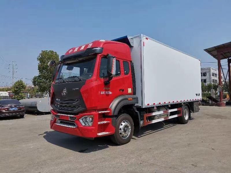 國六東風(fēng)天錦6米8冷藏車