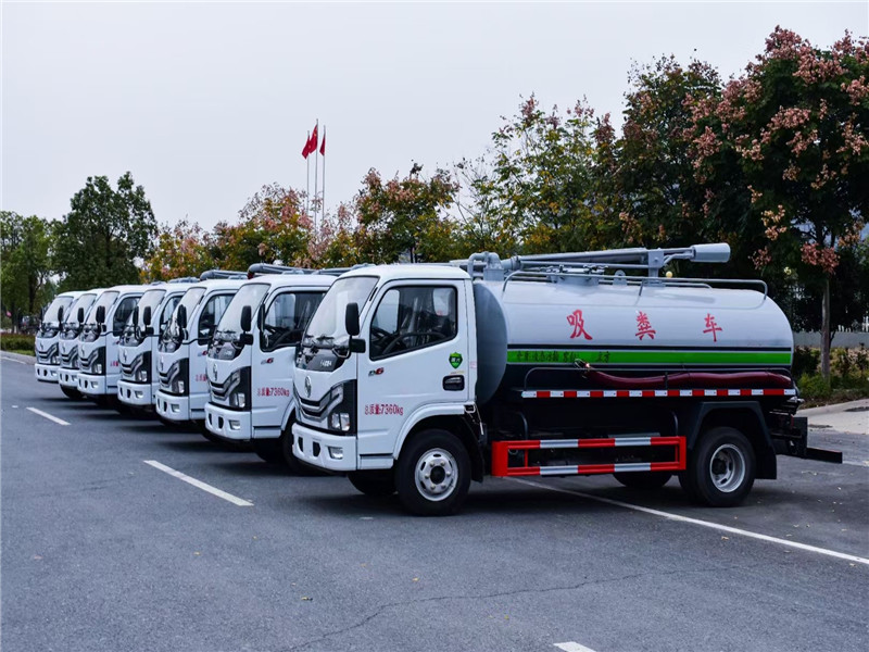 程力吸糞車(chē)廠家在湖南中部農(nóng)博會(huì)亮相引起關(guān)注