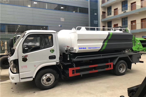 城市環(huán)衛(wèi)新寵——程力多功能聯(lián)合清洗吸污車