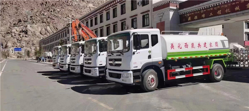 美化西藏共建家園，程力東風(fēng)多利卡15方灑水車(chē)已順利到達(dá)西藏