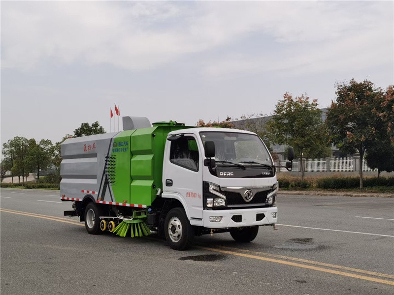 東風(fēng)純電動洗掃車功能齊全，作業(yè)模式豐富，智能化程度高