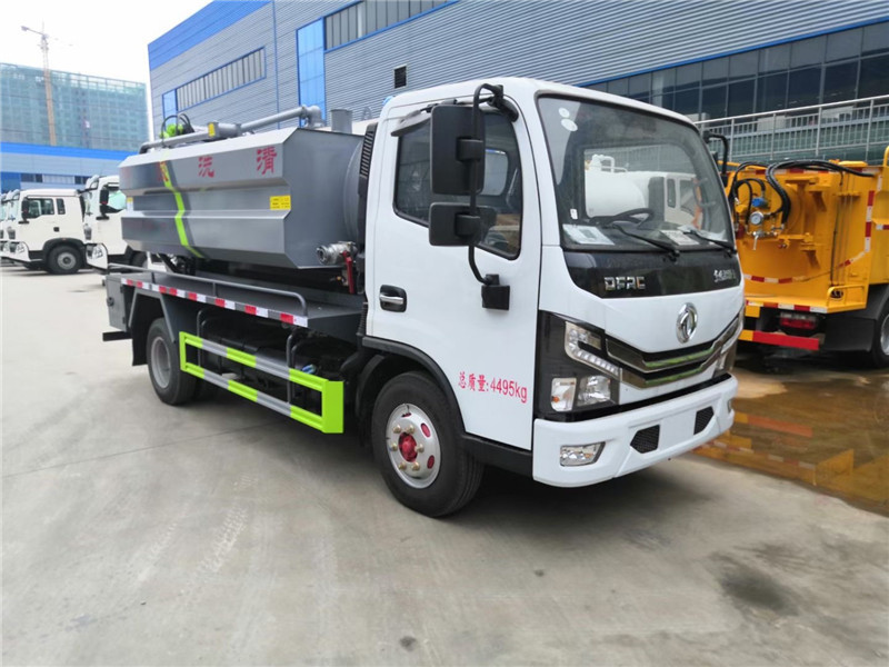 東風(fēng)多利卡國(guó)六管道疏通車(chē)集沖洗、疏通、吸污、反排功能于一體