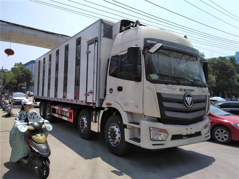 東風(fēng)天龍畜禽運(yùn)輸車減少死亡率，提高運(yùn)輸效率，自動化程度高