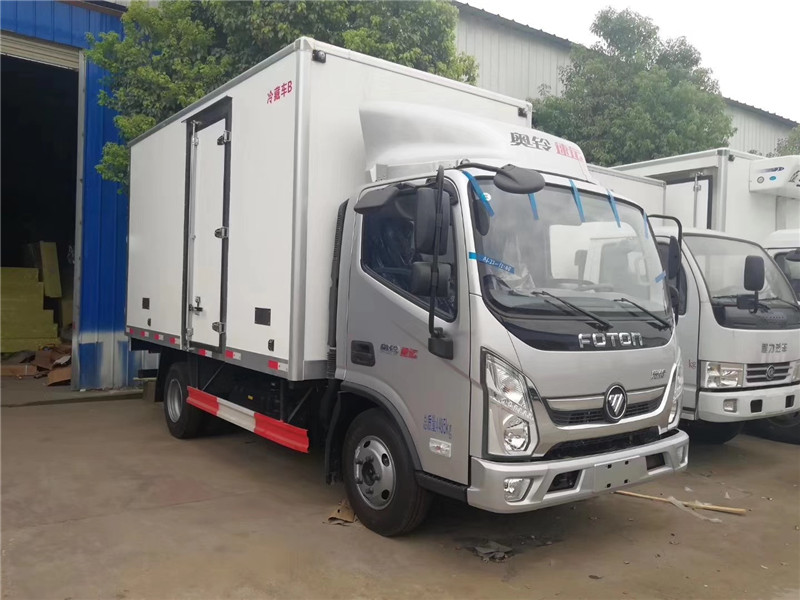 國(guó)六五十鈴6米8冷藏車(chē)保溫隔熱 防火阻燃，廂體內(nèi)外采用玻璃鋼