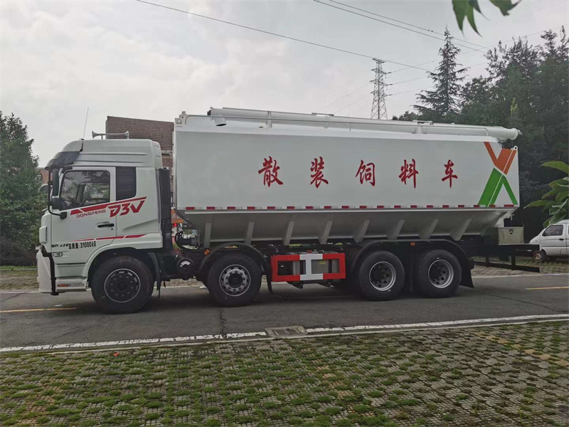 今日推薦：東風(fēng)暢行前四后八散裝飼料車保證“菜籃子”產(chǎn)品產(chǎn)的出、運(yùn)的走、供得上