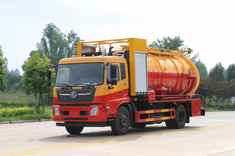 市?搶政?修，救險排澇利器東風(fēng)天錦清洗吸污車，市面上最暢?的銷?車型