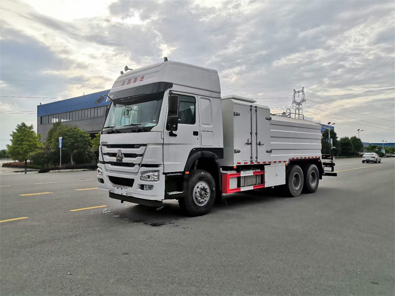 CL5320THRZ6型現(xiàn)場(chǎng)混裝乳化炸藥車 