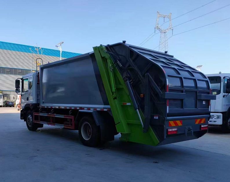 东风多利卡D9十八立方压缩垃圾车