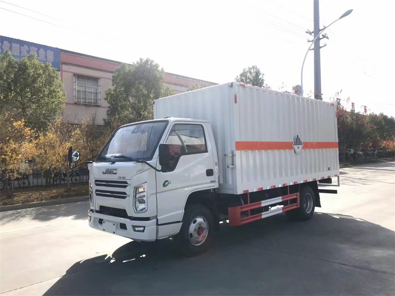 江鈴順達(dá)危險(xiǎn)品廂式車