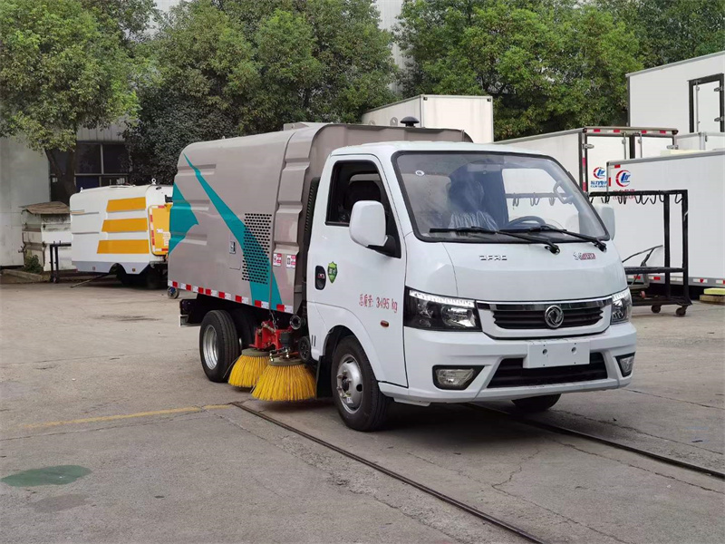 東風(fēng)途逸藍(lán)牌3噸掃路車