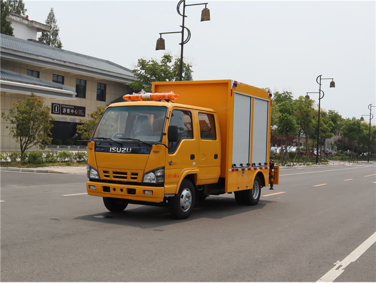 1200立方工程救險(xiǎn)車(chē)(慶鈴五十鈴救援車(chē)帶吊機(jī))