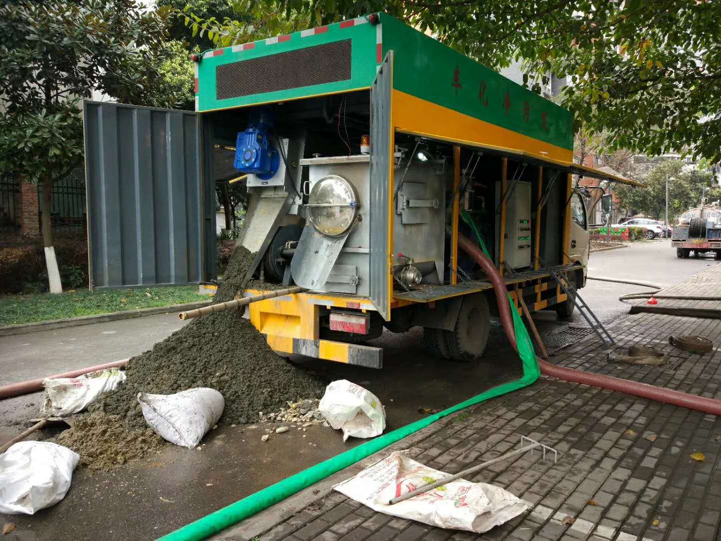 污水净化车与吸污车的区别