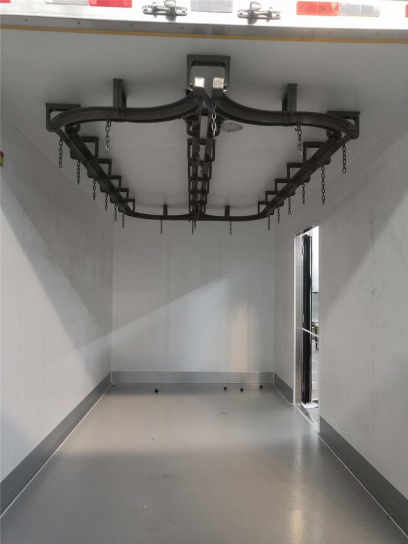 程力肉钩冷藏车内部展示图