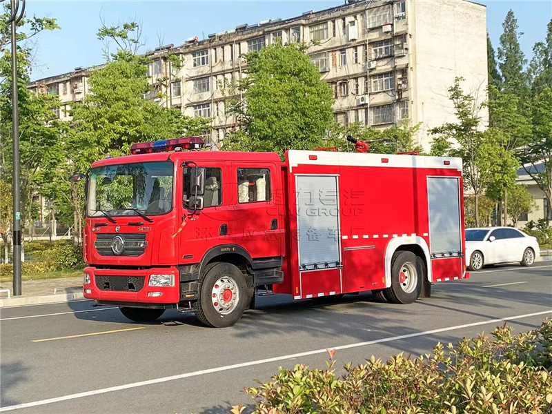 國六東風(fēng)D9六噸水罐泡沫消防車