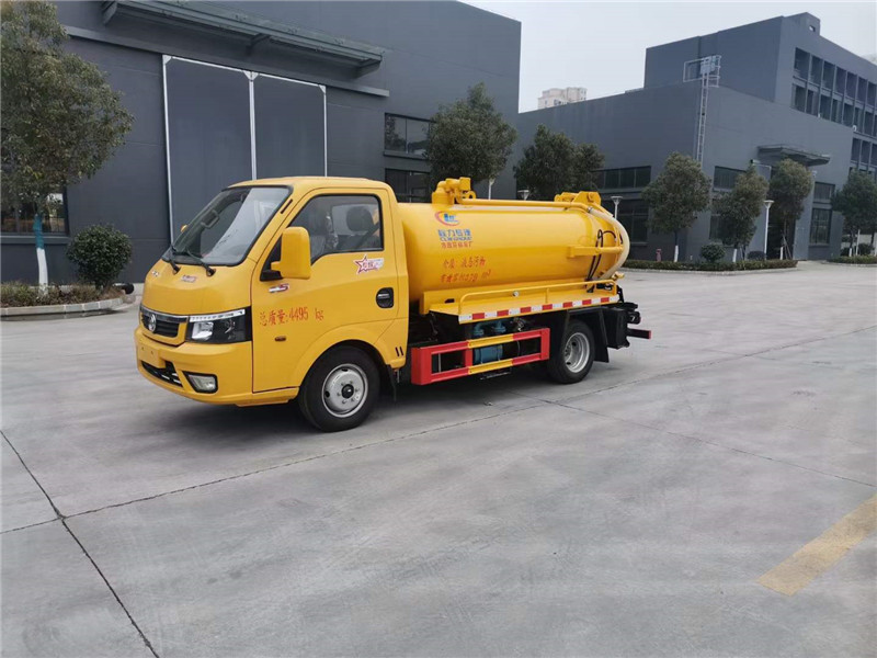 小型程力吸污車(chē)可下地下室