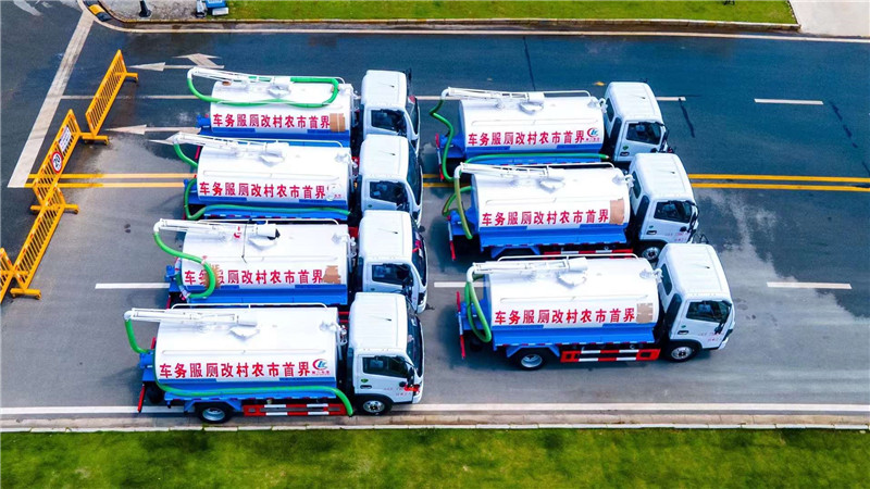 5方吸糞車批量發(fā)往界首市助力安徽農村改廁革命
