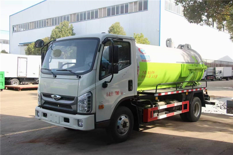 程力福田5方吸污車(chē)助力廁所革命